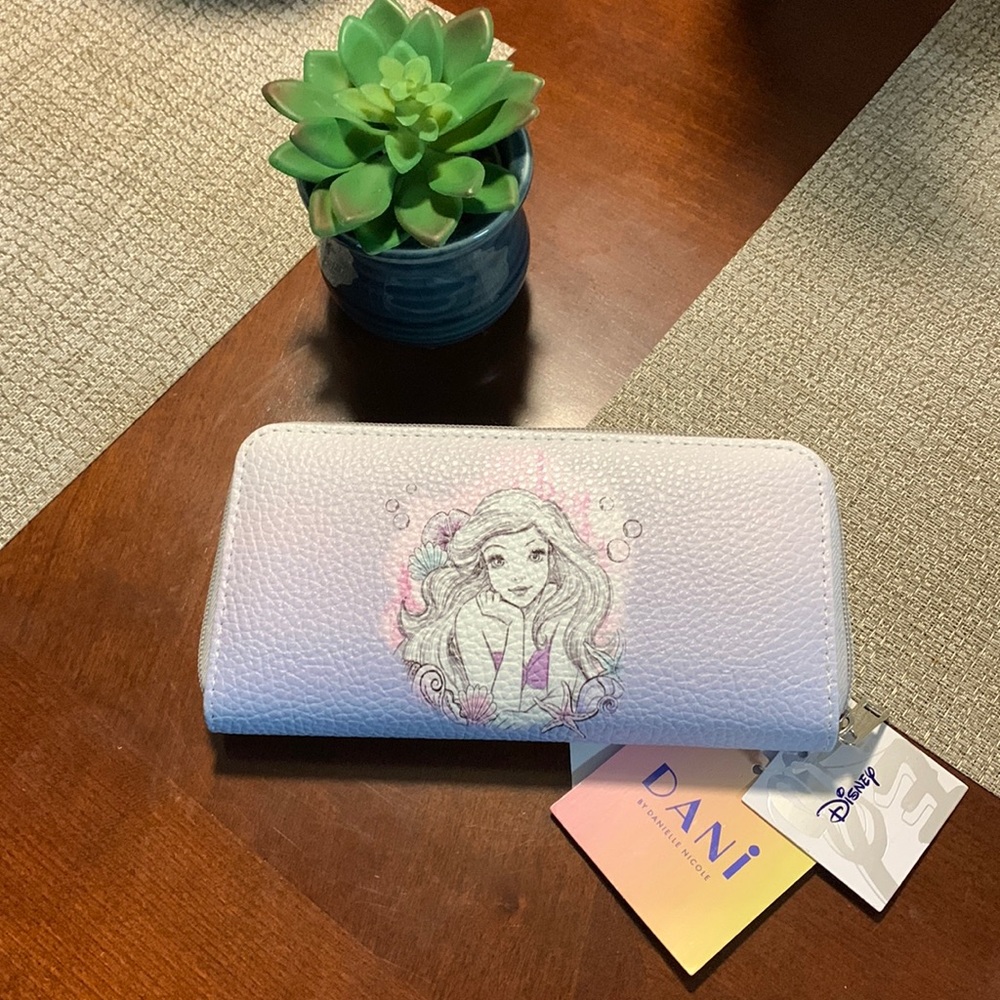Disney wallet